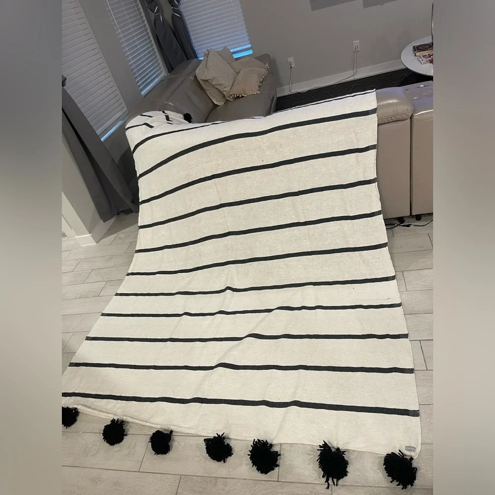 Woven nook moroccan blanket extra large with Pom poms great condition